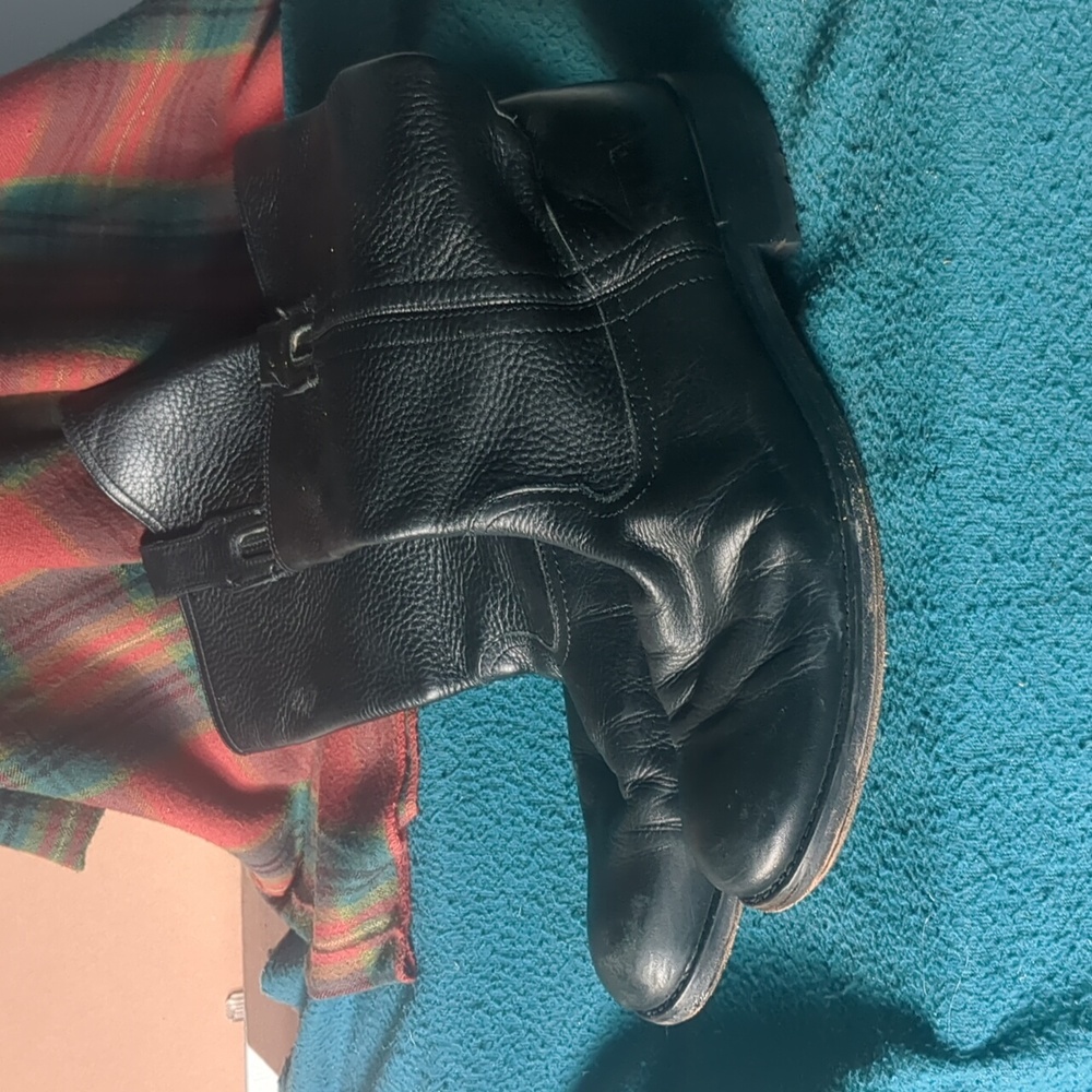 Men's leather boots